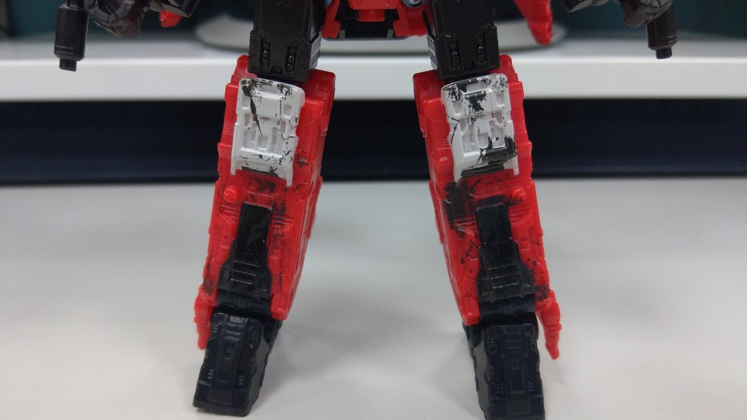 Transformers Generation Selects Red Wing In Hand Images  (14 of 26)